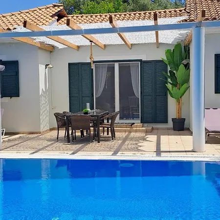 Villa Erietta & Villa Ariana Near Lefkas Center Βίλα Απόλπαινα
