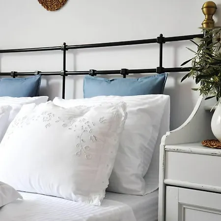 Villa Erietta & Villa Ariana Near Lefkas Center *